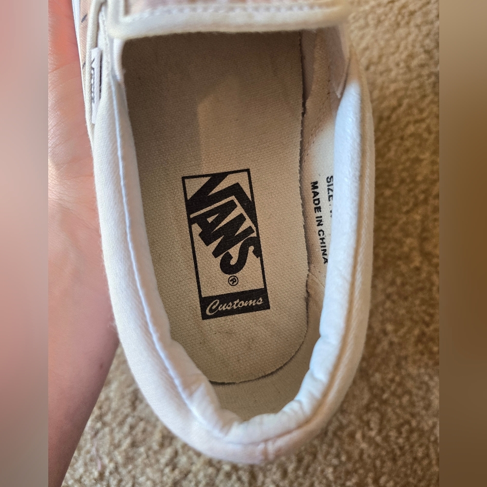 Women's Graphic Slip-On Shoes - Picture 5 of 9